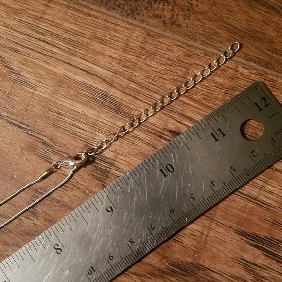 Beautiful 💙 Sparkly Blue Circle Necklace - Picture 5 of 5